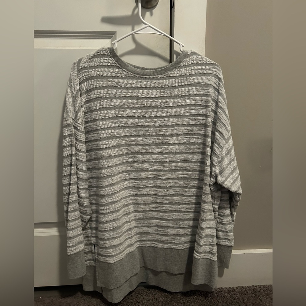 Crown & Ivy Striped Gray & White Sweater, Size Medium